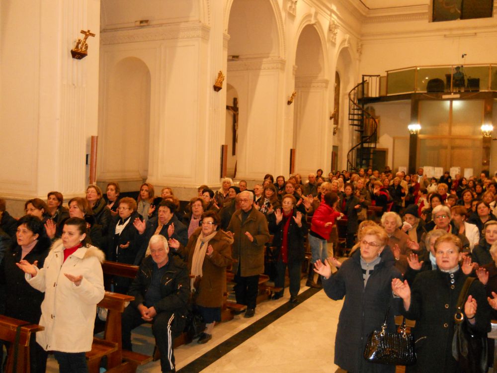 8-12-2011-messa-processione-053
