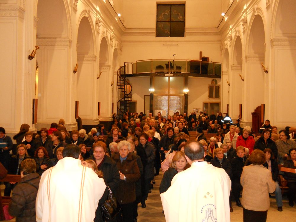 8-12-2011-messa-processione-069