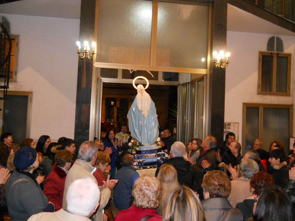 8-12-2011-messa-processione-092