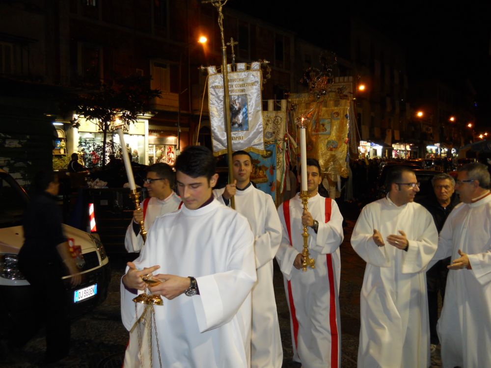 8-12-2011-messa-processione-095