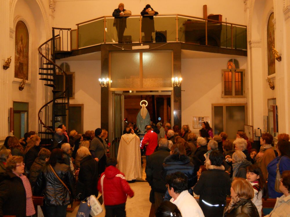 8-12-2011-messa-processione-197