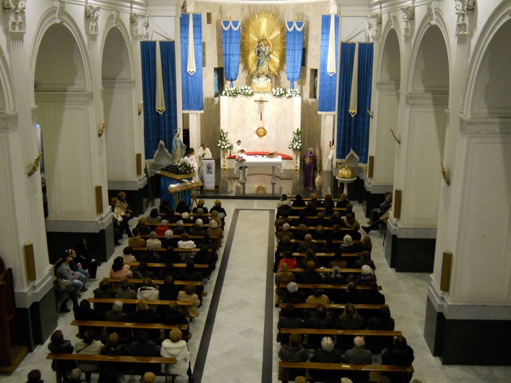8-12-2011-messa-processione-036