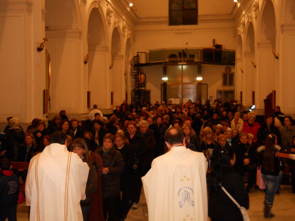 8-12-2011-messa-processione-068