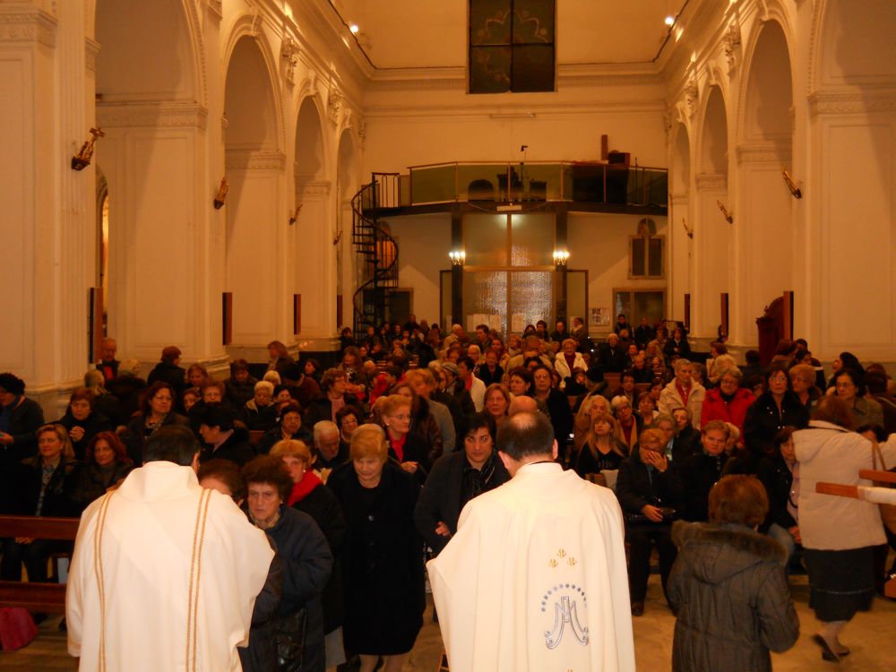 8-12-2011-messa-processione-071