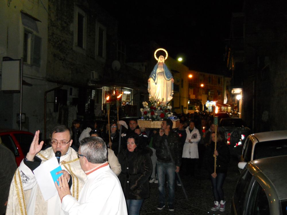 8-12-2011-messa-processione-104