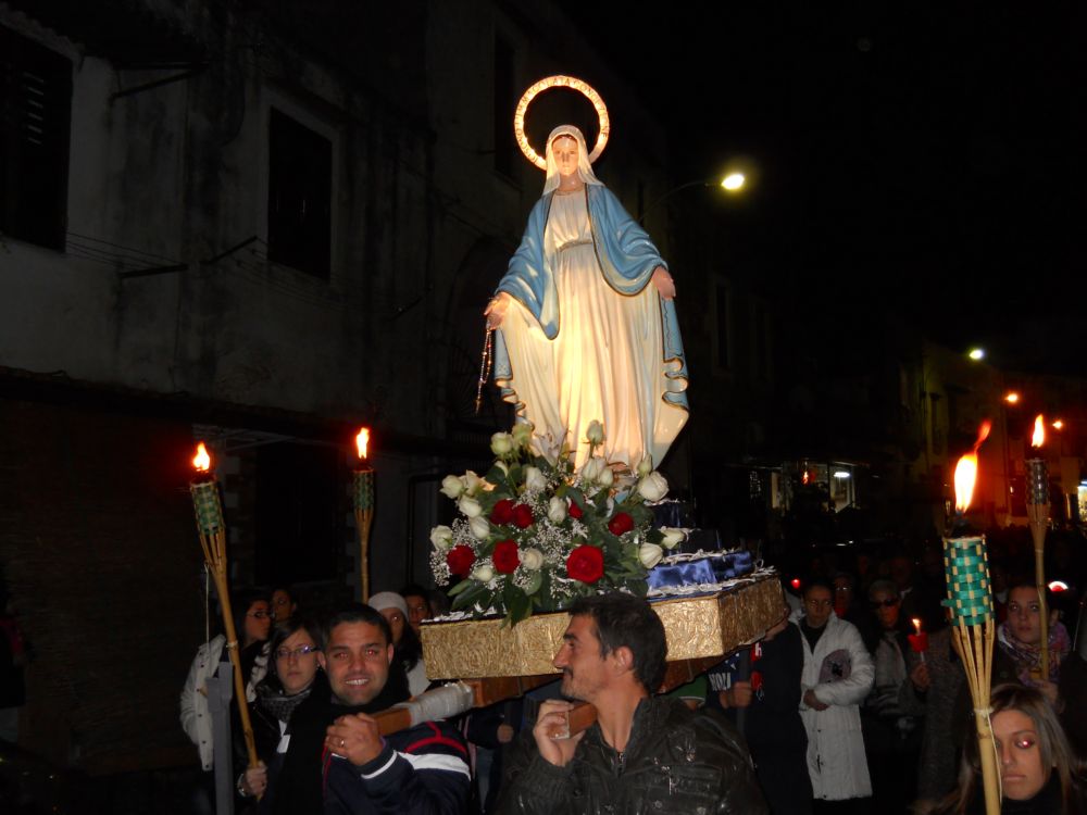 8-12-2011-messa-processione-106