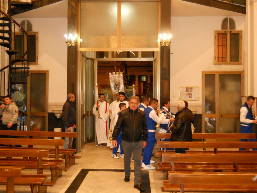 8-12-2011-messa-processione-186