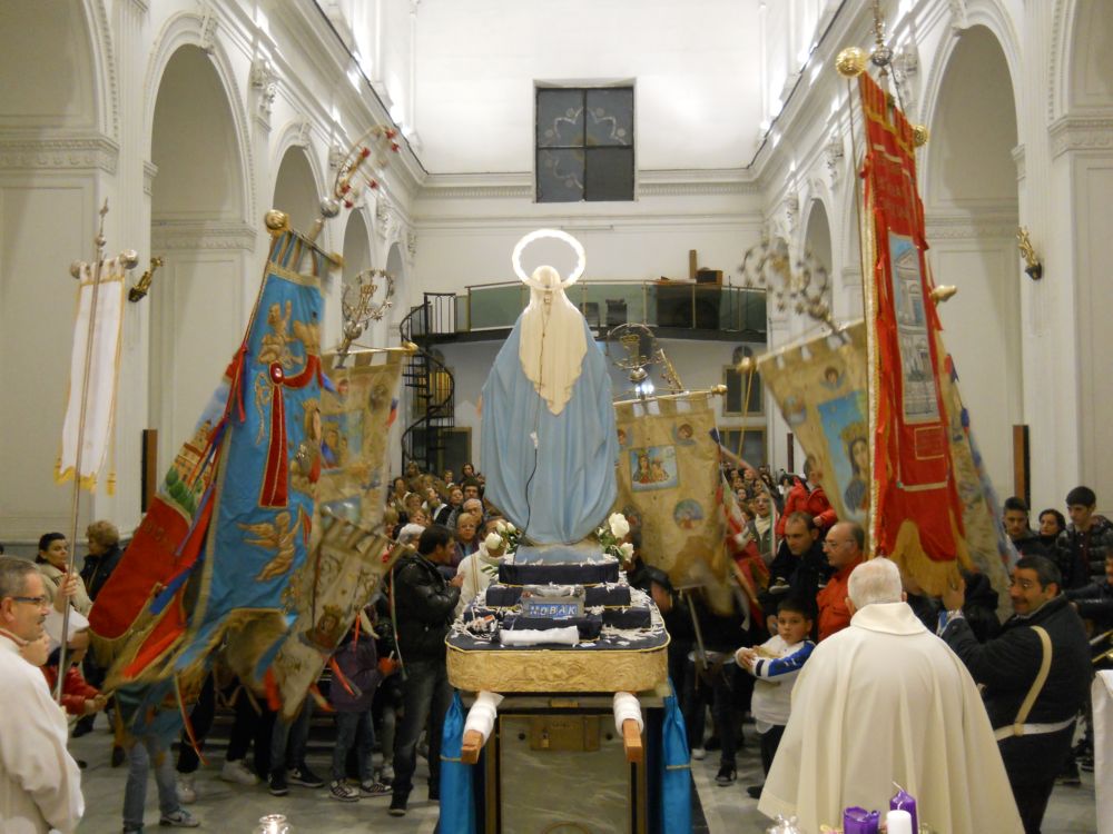 8-12-2011-messa-processione-227